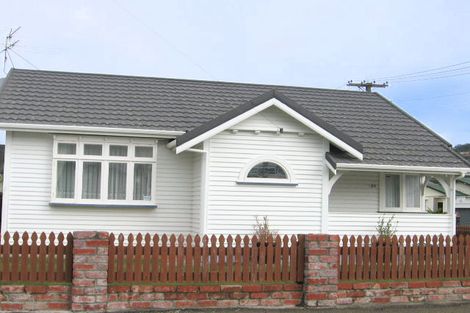 Photo of property in 20 Resolution Street, Lyall Bay, Wellington, 6022