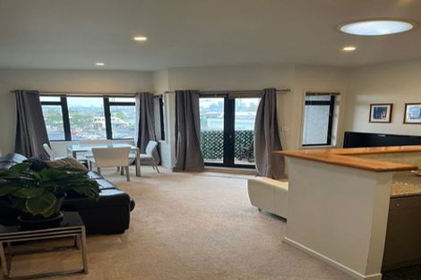 Photo of property in 2b/4 Fleet Street, Devonport, Auckland, 0624