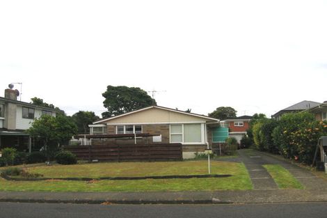 Photo of property in 1/17 Evelyn Place, Hillcrest, Auckland, 0627