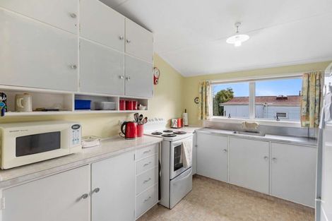 Photo of property in 43a Sandspit Road, Waiuku, 2123