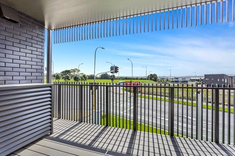 Photo of property in 3/2 Te Rito Road, Hobsonville, Auckland, 0616