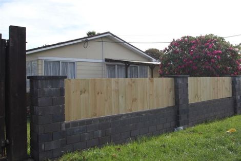 Photo of property in 308 Don Buck Road, Massey, Auckland, 0614