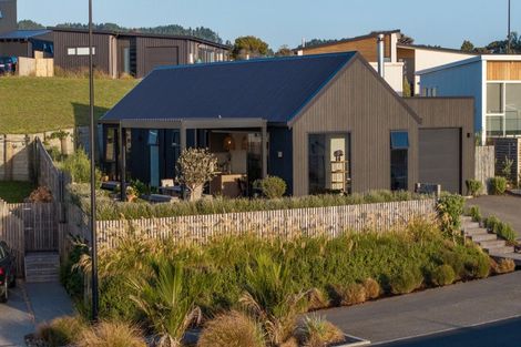 Photo of property in 13 Rangitahi Road, Raglan, 3225