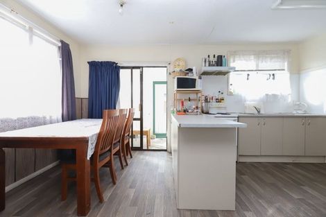 Photo of property in 22 Willis Street, Bader, Hamilton, 3206