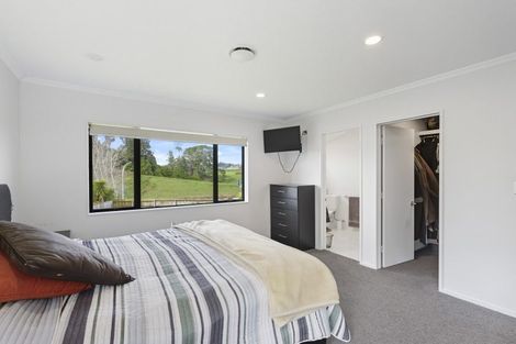 Photo of property in 5 Rotokare Crescent, Whalers Gate, New Plymouth, 4310