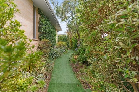 Photo of property in 10 Highfield Place, Avonhead, Christchurch, 8042