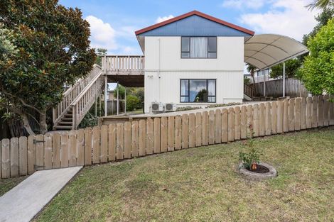 Photo of property in 2b Grenadine Place, Unsworth Heights, Auckland, 0632
