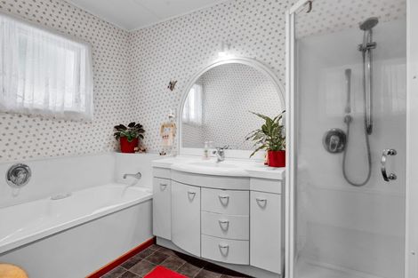 Photo of property in 16 Hunter Street, Hawera, 4610