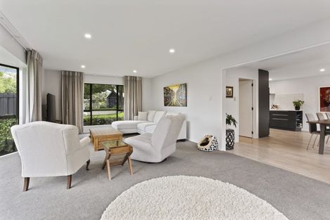 Photo of property in 10 Pyatt Place, Redwood, Christchurch, 8051