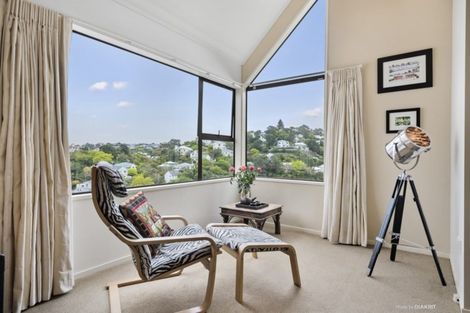 Photo of property in 16 Garden Road, Northland, Wellington, 6012