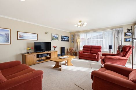 Photo of property in 4 Brooklyn Heights Drive, Kelvin Grove, Palmerston North, 4414