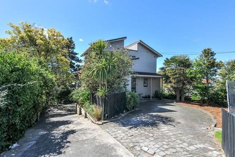 Photo of property in 909 East Coast Road, Northcross, Auckland, 0632