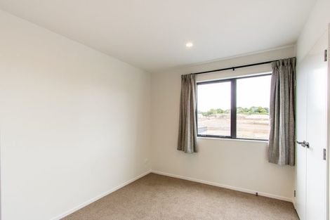 Photo of property in 7/4 Limestone Drive, Hobsonville, Auckland, 0616
