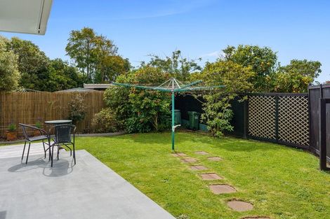 Photo of property in 17 Rewarewa Crescent, Waikanae, 5036