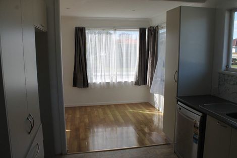 Photo of property in 16 Michelle Place, Mangere, Auckland, 2022