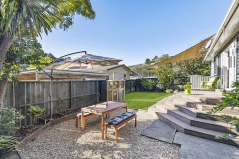 Photo of property in 615 Swanson Road, Swanson, Auckland, 0612