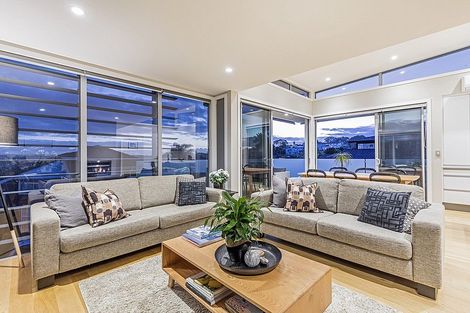 Photo of property in 49 Seaview Road, Castor Bay, Auckland, 0620