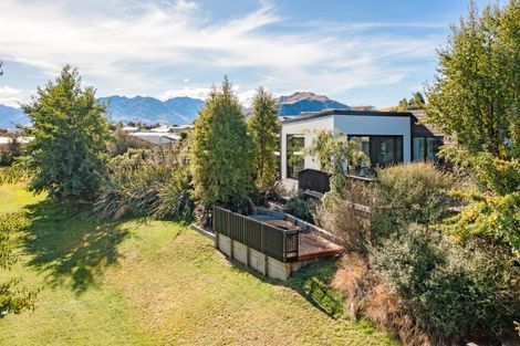 Photo of property in 9 Matipo Street, Wanaka, 9305