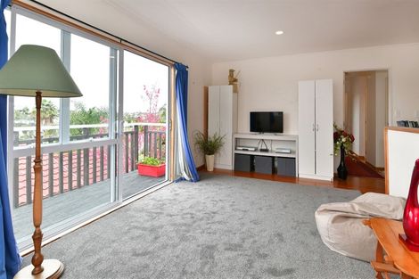 Photo of property in 14a Jean Place, Stanmore Bay, Whangaparaoa, 0932