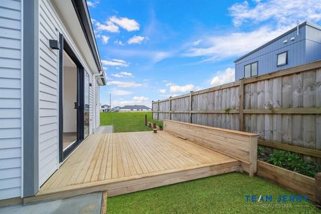 Photo of property in 25 Huringa Road, Karaka, 2113