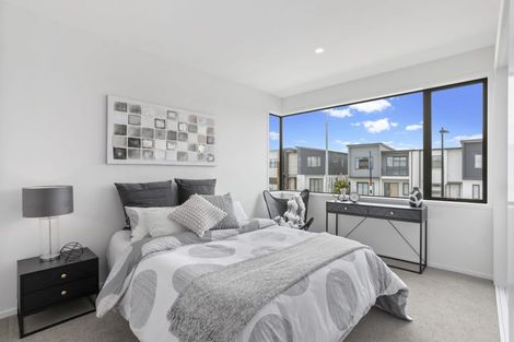 Photo of property in 1 Huljich Way, Hobsonville, Auckland, 0616