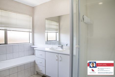 Photo of property in 2/238 Botany Road, Golflands, Auckland, 2013