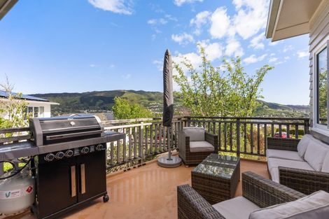 Photo of property in 16 Spicer Place, Tawa, Wellington, 5028