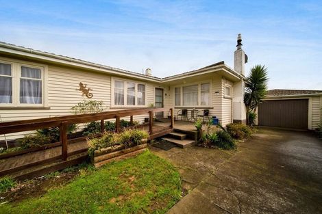 Photo of property in 51 Turuturu Road, Hawera, 4610