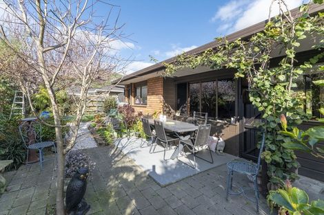 Photo of property in 1 Manu Grove, Waikanae, 5036