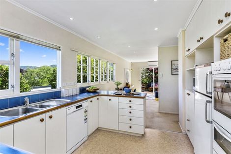 Photo of property in 32 Simla Crescent, Khandallah, Wellington, 6035