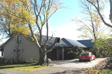 Photo of property in 17 Plynlimon Road, Fendalton, Christchurch, 8052