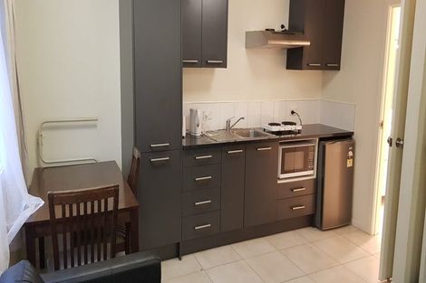 Photo of property in 8c Schnapper Rock Road, Schnapper Rock, Auckland, 0632