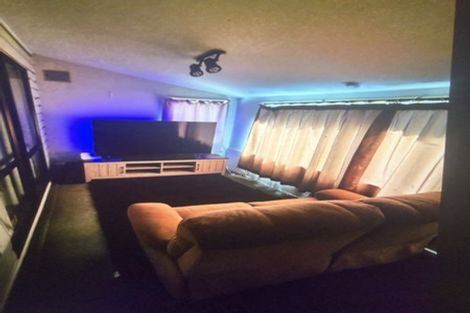 Photo of property in 2/9 Gregory Avenue, Islington, Christchurch, 8042