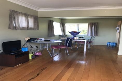 Photo of property in 48 Savoy Road, Glen Eden, Auckland, 0602