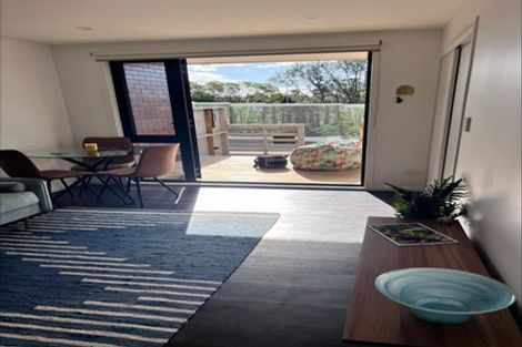 Photo of property in 1 Te Puketoka Lane, Mangere, 2022