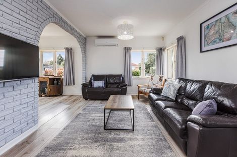 Photo of property in 1/5 Cameron Street, Papakura, 2110
