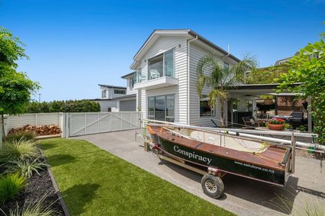 Photo of property in 9 Ruth Craig Place, Stanmore Bay, Whangaparaoa, 0932