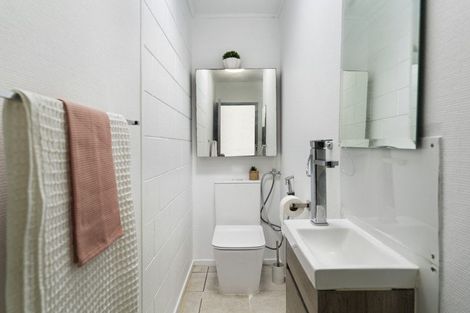 Photo of property in 2/39c Coronation Road, Hillcrest, Auckland, 0627