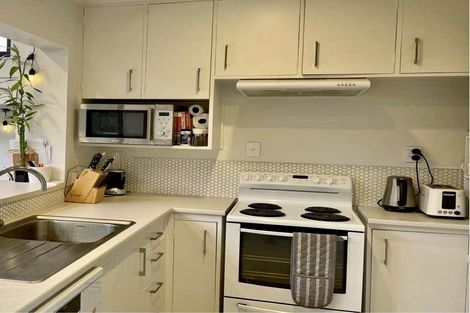 Photo of property in 2/2 Northwick Place, Hillcrest, Auckland, 0627