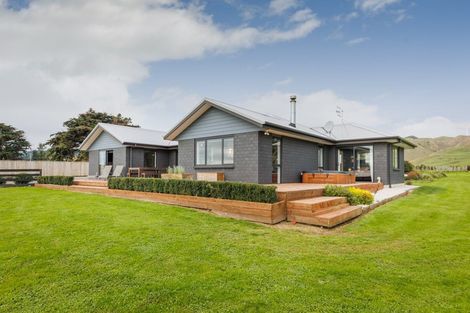 Photo of property in 52 Centre Road, Aokautere, Palmerston North, 4471