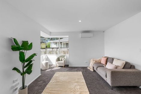 Photo of property in 3/56 Flanshaw Road, Te Atatu South, Auckland, 0610