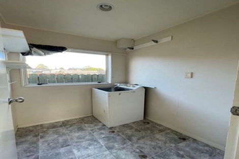 Photo of property in 10 Granville Drive, Massey, Auckland, 0614