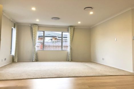Photo of property in 116c Royal Road, Massey, Auckland, 0614