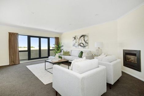 Photo of property in 39 Arahiwi Grove, Tirohanga, Lower Hutt, 5010