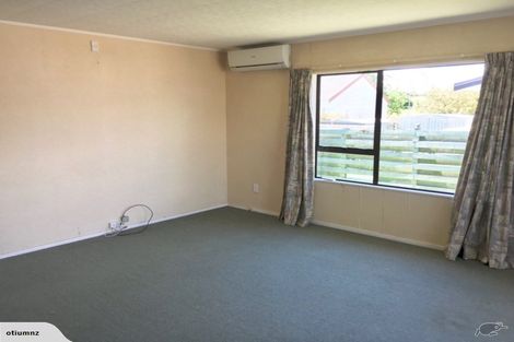 Photo of property in 4b Peter Hall Drive, Kelvin Grove, Palmerston North, 4414