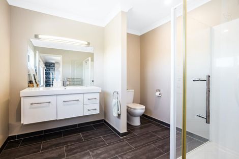 Photo of property in 37 Nelson Avenue, Aotea, Porirua, 5024