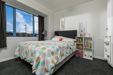 Photo of property in 17 Garelja Road, Henderson, Auckland, 0612