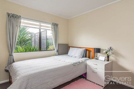 Photo of property in 1/98 Barrys Road, Glendene, Auckland, 0602