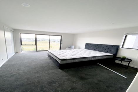 Photo of property in 11 Grey Way, Russley, Christchurch, 8042