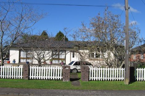 Photo of property in 7 Hill Crescent, Papakura, 2110